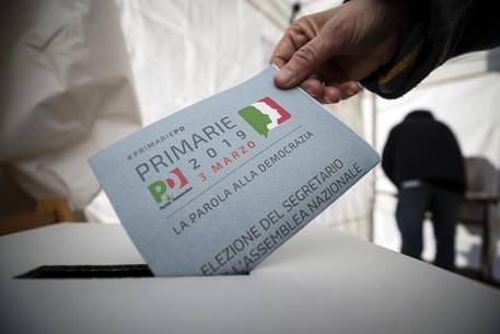Primarie del Pd, tra lunghe code e denunce di brogli