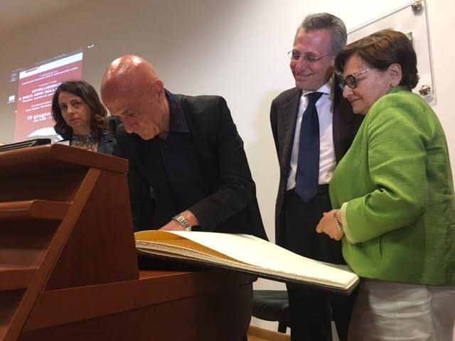 Minniti: «Il ruolo dell'università fondamentale per l'intelligence»