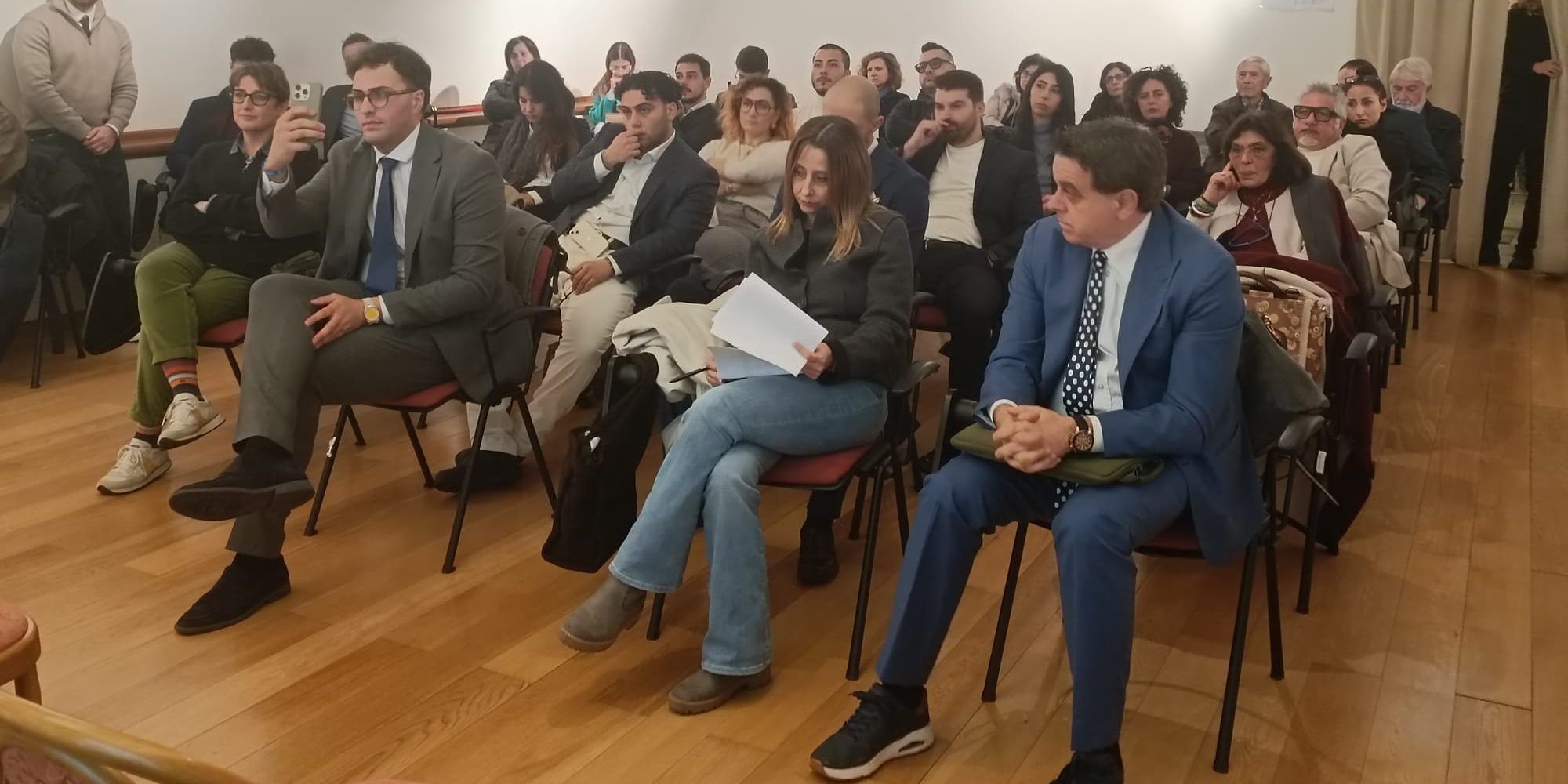 A Catanzaro dati, idee e testimonianze per trasformare il restare in sviluppo concreto