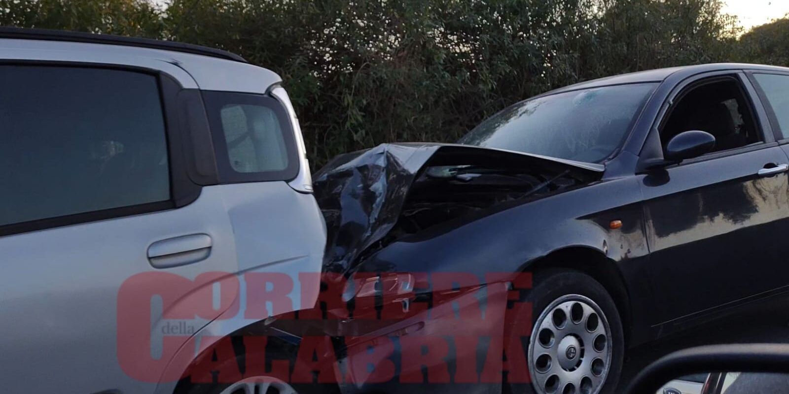 Lamezia, tamponamento a catena sulla SS18. Coinvolte quattro auto – FOTO E VIDEO