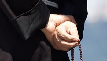 Sacerdote arrestato nella Locride, la Diocesi: «Piena fiducia nella Magistratura e nelle Forze dell’Ordine»