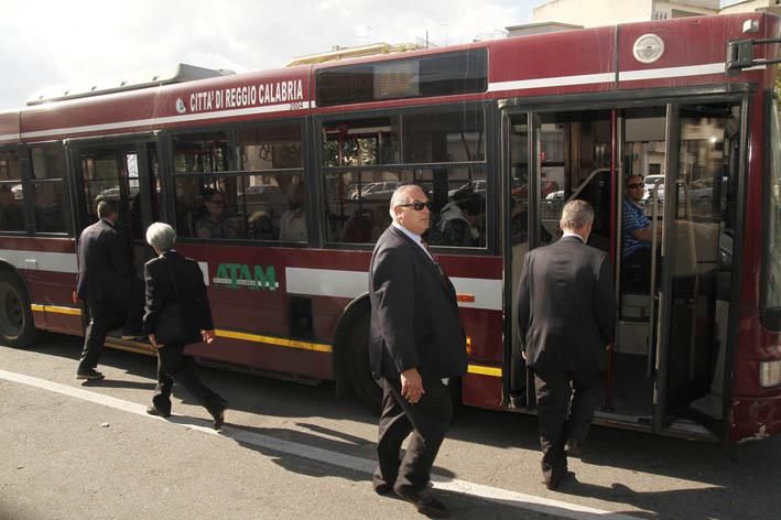 Bus non assicurati, Reggio bloccata