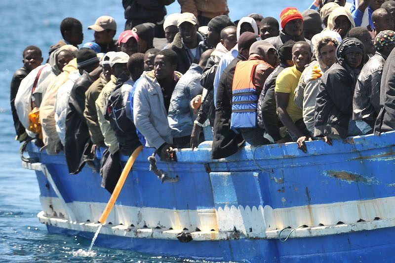 Vita e morte tra i migranti arrivati a Vibo Valentia