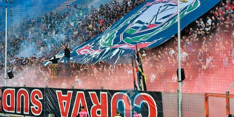 Crotone, la Curva Sud rientra allo Scida: finisce la protesta dei tifosi rossoblù