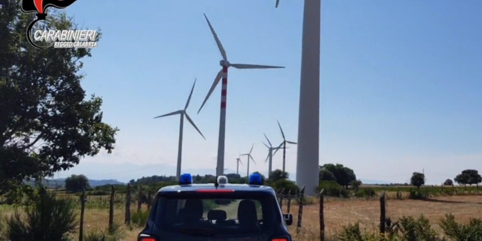 Le mani della ‘ndrangheta sull’eolico: condanna definitiva per Rocco Anello e un imprenditore