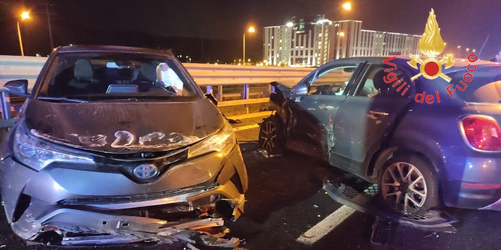 Cinghiali sulla “Due Mari”, tre auto si scontrano