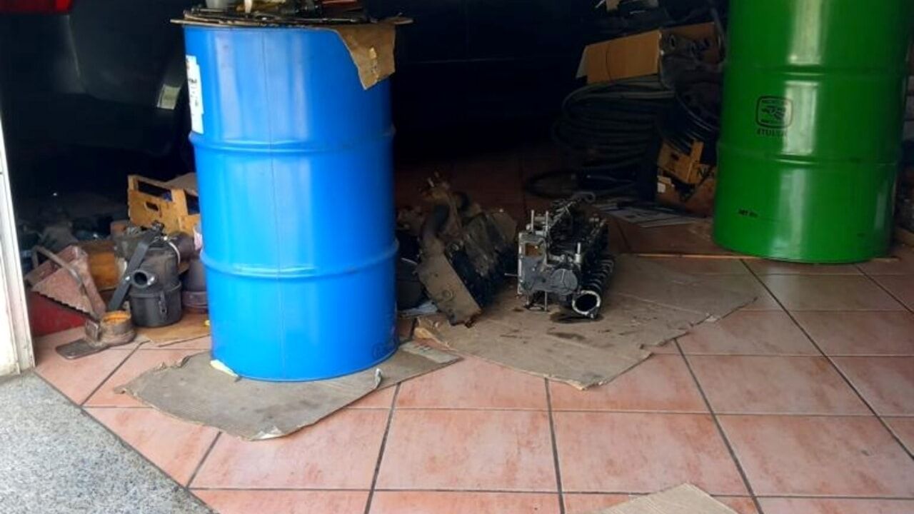 Gestione di rifiuti non autorizzata, autofficina sequestrata nel Reggino