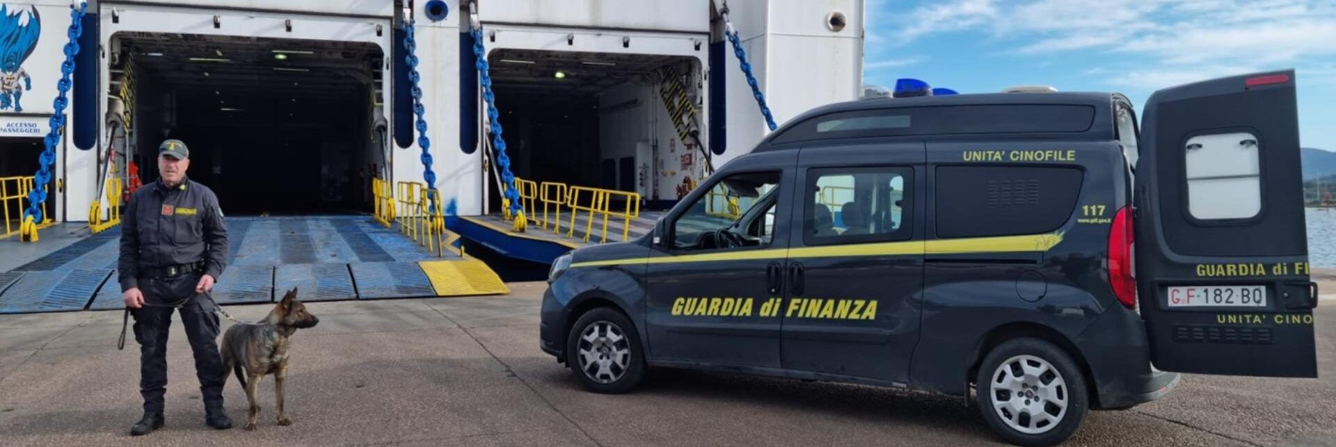 Sbarca con oltre 3 chili di cocaina, arrestato