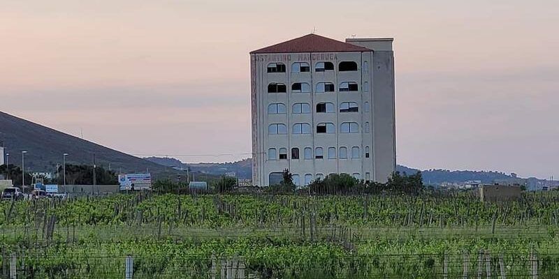 Un’area camper al posto dell’ecomostro di Torre Melissa