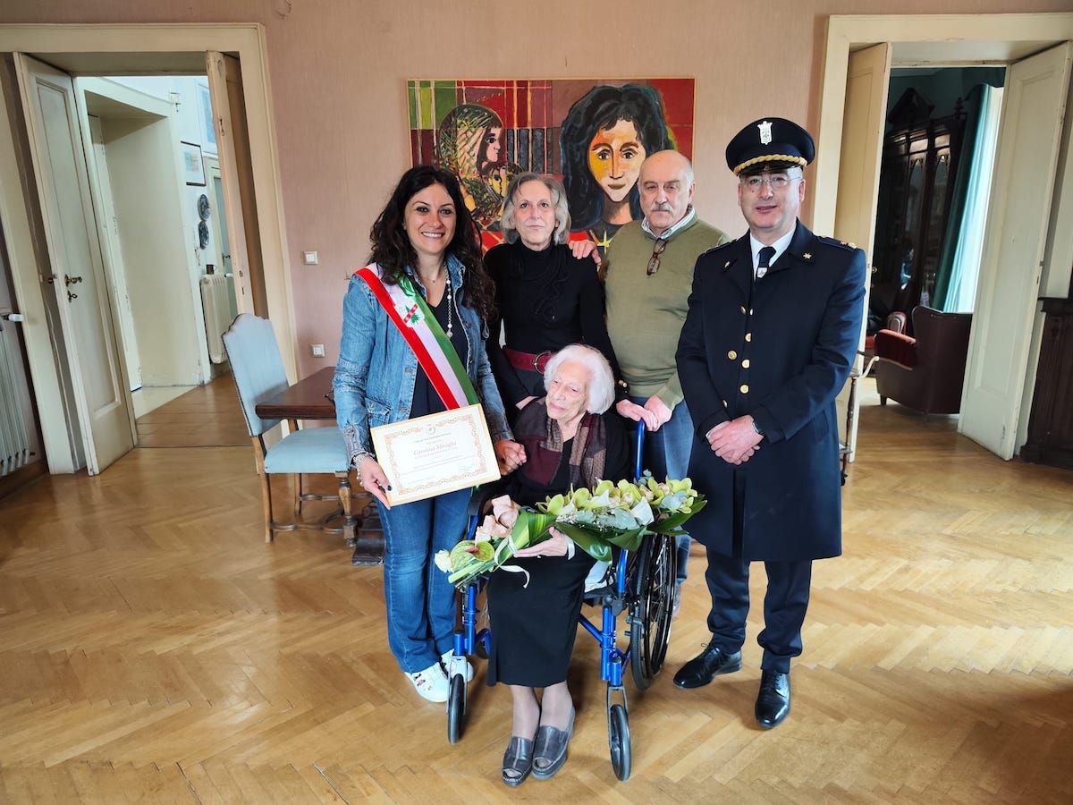 San Giovanni in Fiore, nonna Carolina Miraglia compie 107 anni – VIDEO