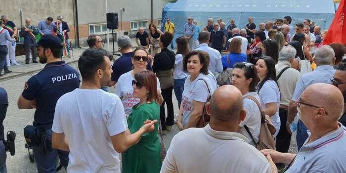 Polistena, sit-in per l’ospedale spoke: «Manca personale, si rischia di chiudere»