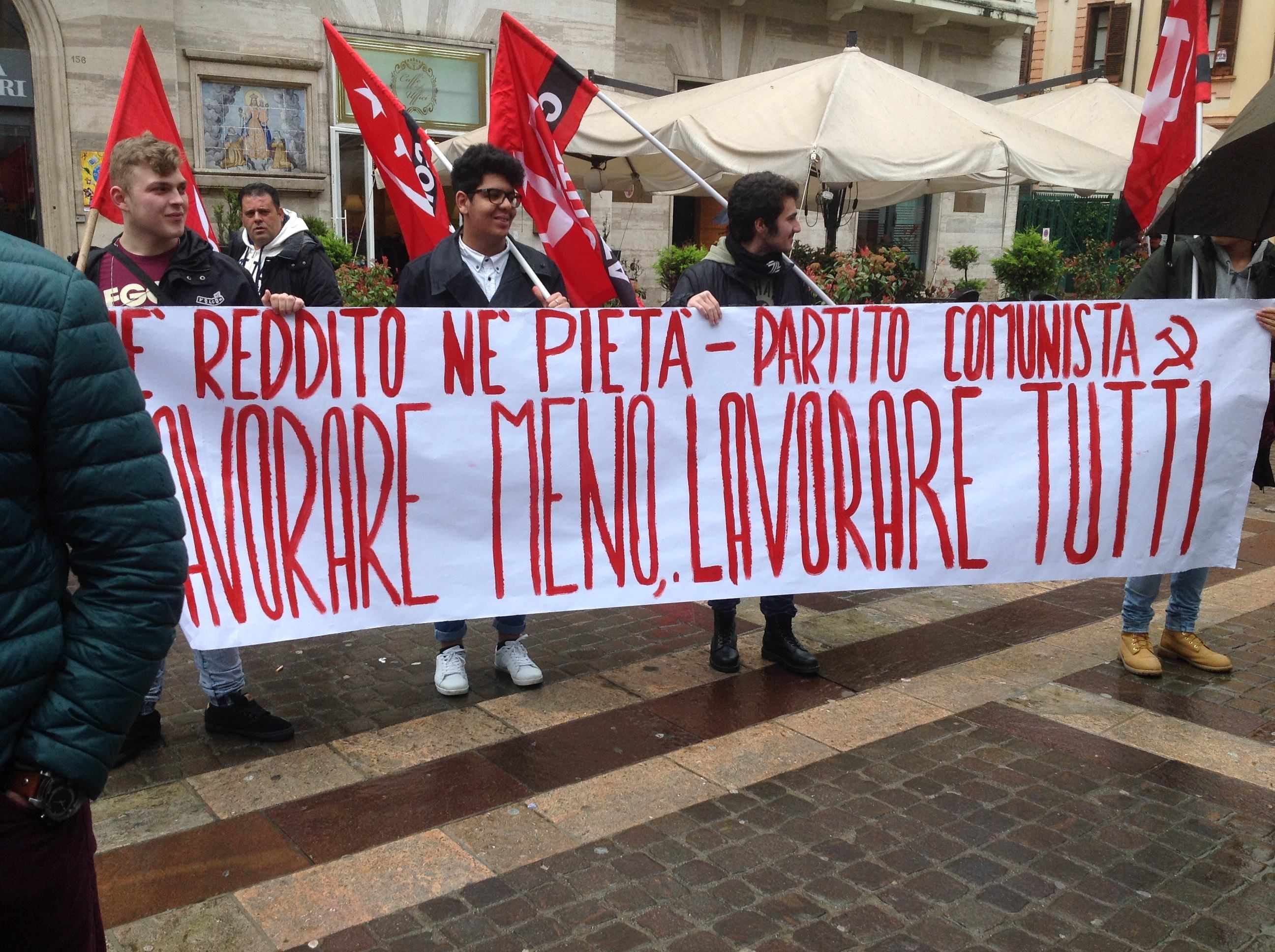 L'esercito degli invisibili di San Giovanni in Fiore si schiera a Cosenza