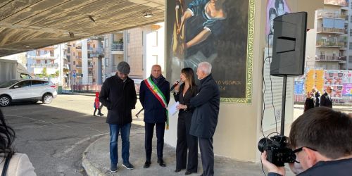 Pilastri sopraelevata affresco violenza donne