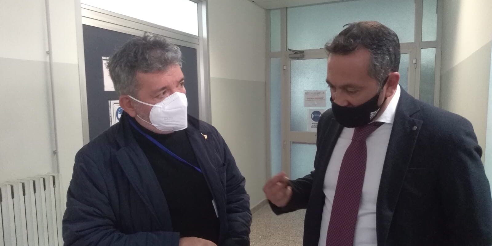 Villa Bianca, blitz di Spirlì: «Chi blocca la consegna del centro Covid?»