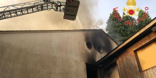 incendio casolare reggio