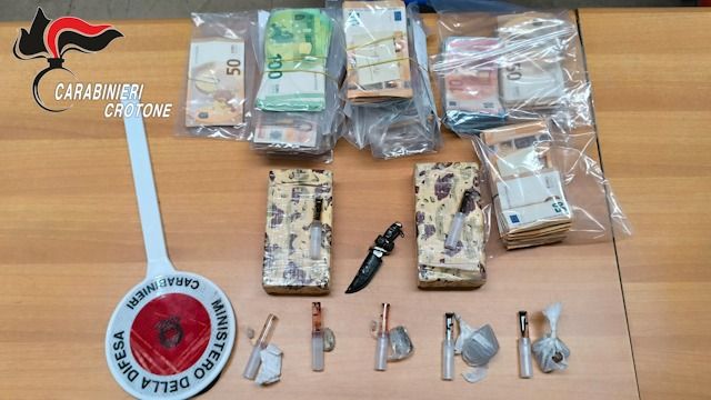 Crotone, tre arresti dei carabinieri per spaccio di stupefacenti