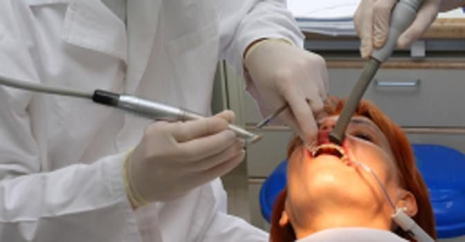 Il "favore" di Oliverio alla lobby dei dentisti