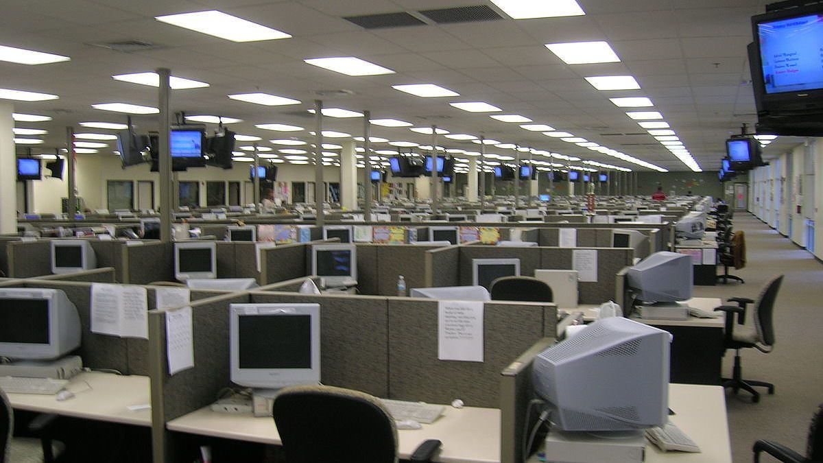 Vertenza ex Getek, i lavoratori chiedono aiuto alle istituzioni