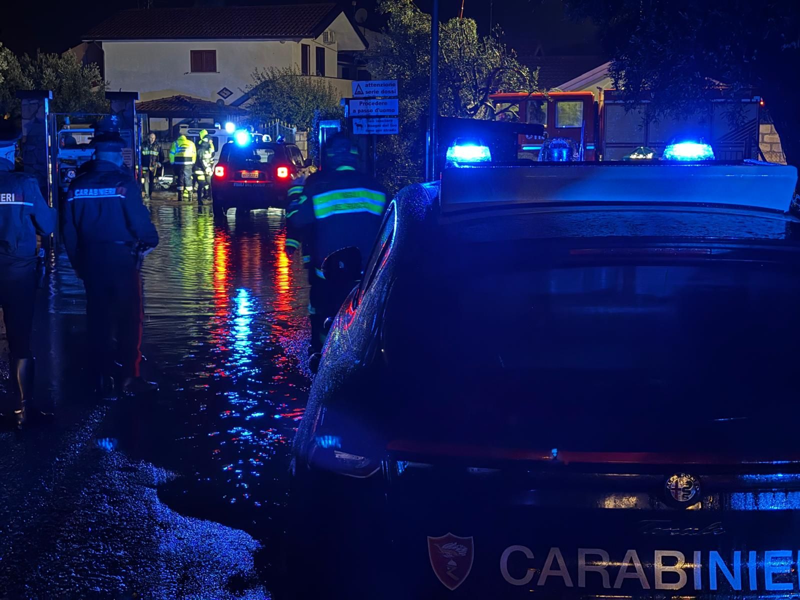 Maltempo tra Catanzaro e Cropani: decine di interventi. Persone in salvo a Simeri Mare – VIDEO