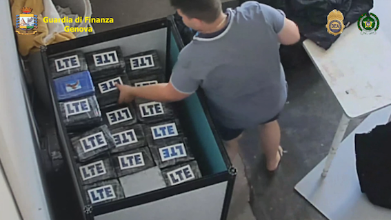 Quintali di coca al porto di Genova, il narcos Alvaro beffato da agenti sotto copertura