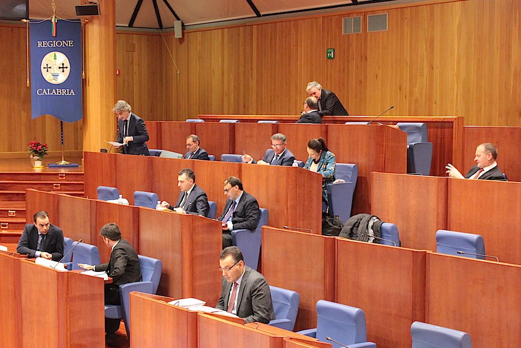 Vitalizi, c'è la legge per abolirli