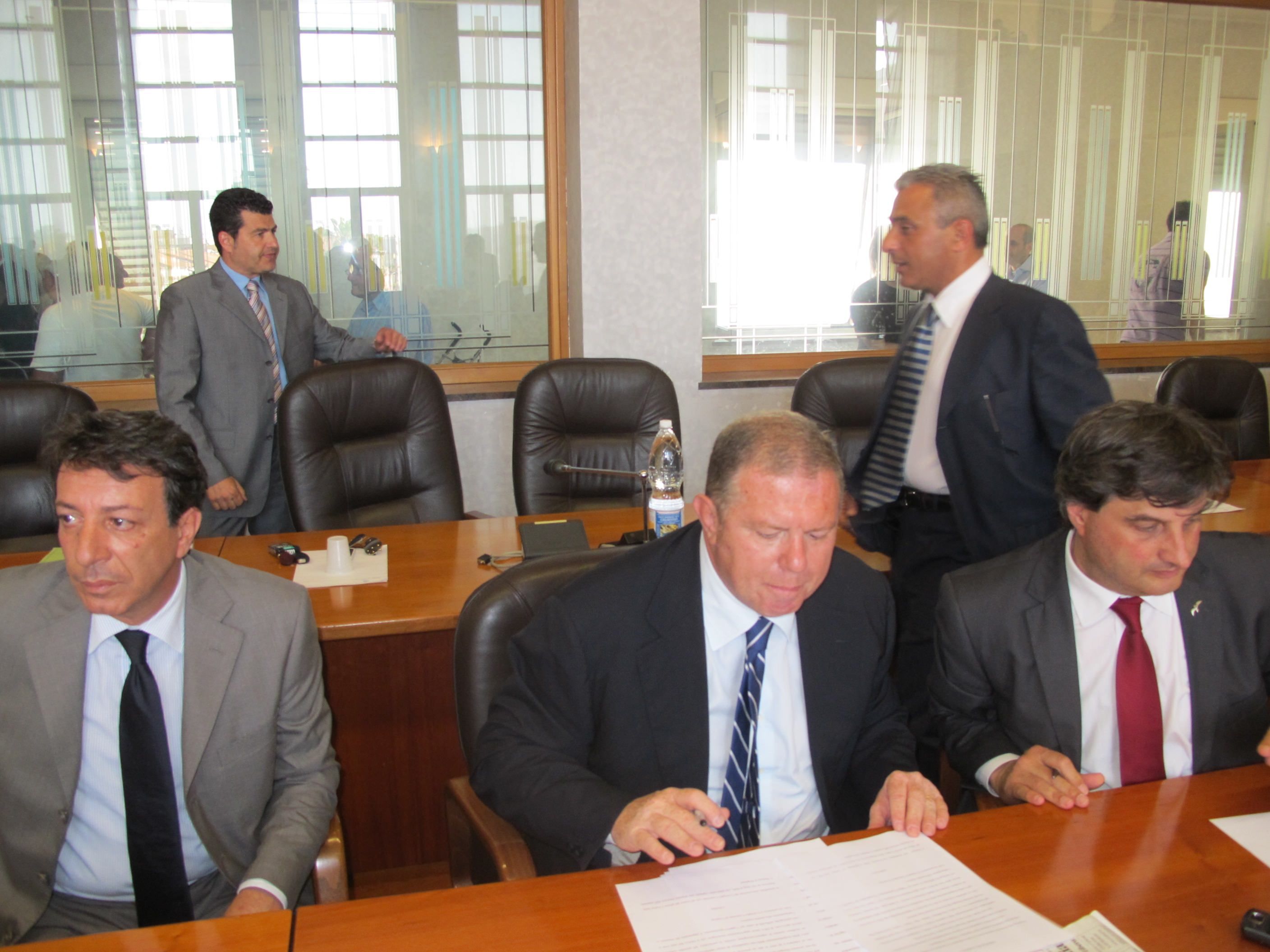 «Presta a Cosenza? Vogliamo le primarie»