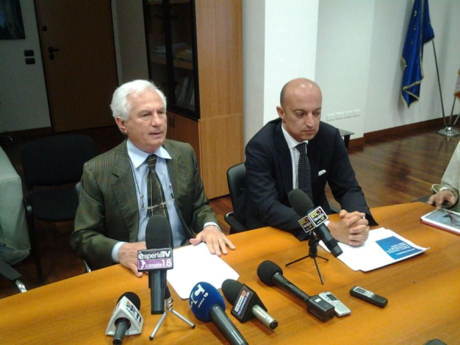 Tre esposti del M5s a Gratteri contro Scura e Urbani