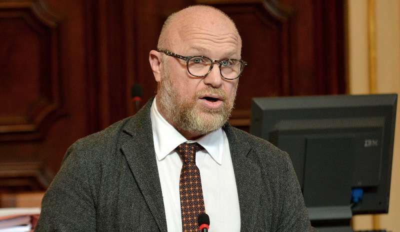 Porto di Gioia, l’ex sindaco di Livorno corre per la presidenza (tra le proteste)