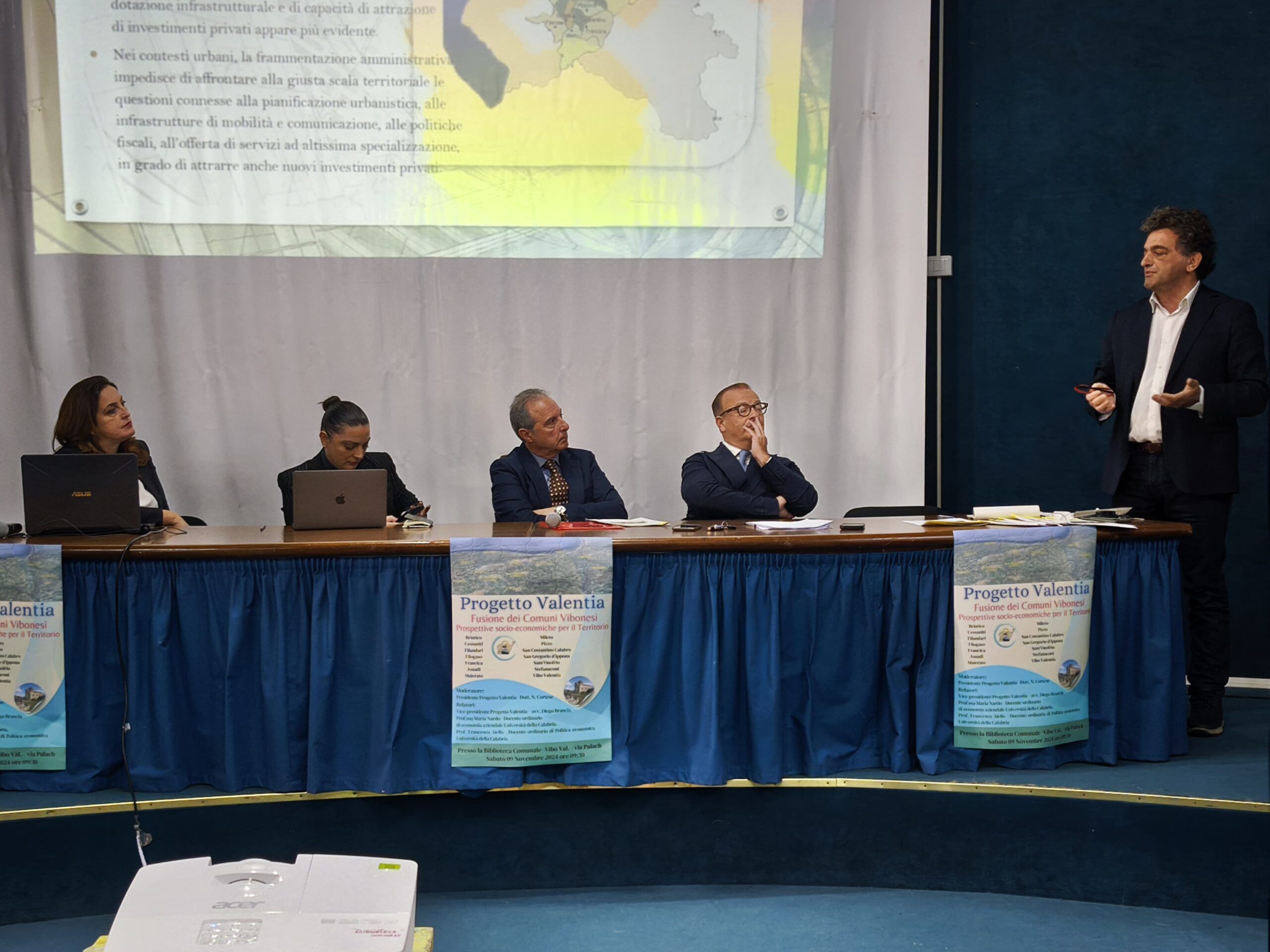 Una “città unica” anche a Vibo: si riapre il dibattito sulla fusione di 14 comuni vibonesi