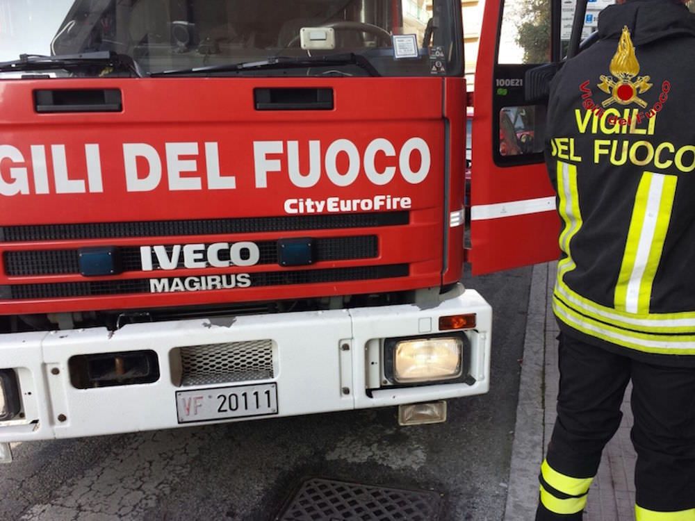 Acquaro, incendiate le luminarie per la festa di San Rocco
