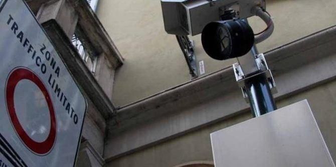 Cosenza, doppio binario per le multe Ztl