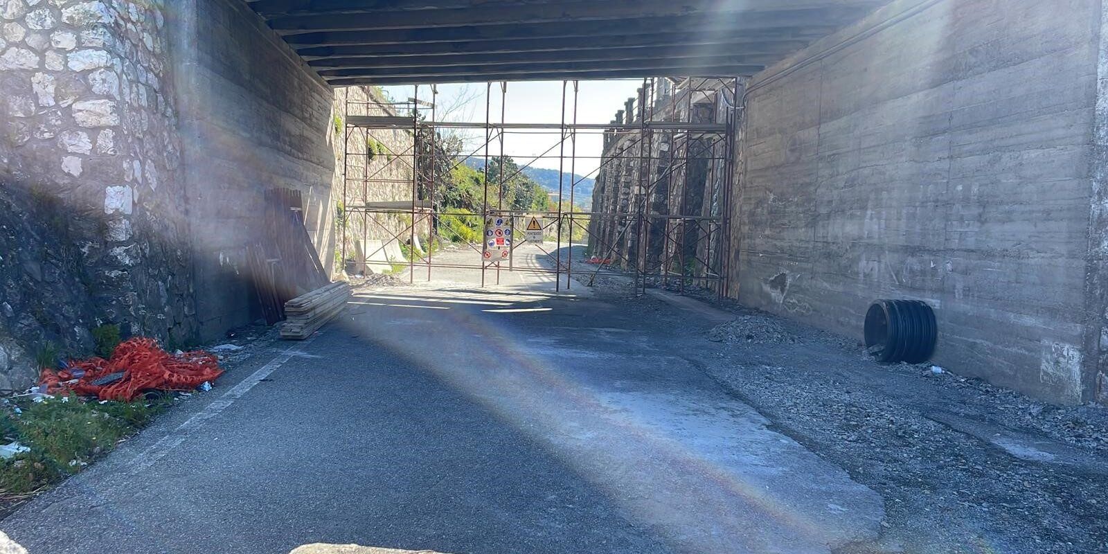 Lavori ancora fermi sulla Sp 168/1 a Marcellinara, il sindaco: «Nessuna spiegazione da Mormile e Montuoro»