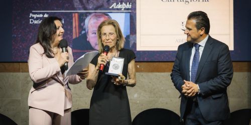 Premio letterario “Mario La Cava”, “Cartagloria” di Rosa Matteucci vince la IX edizione