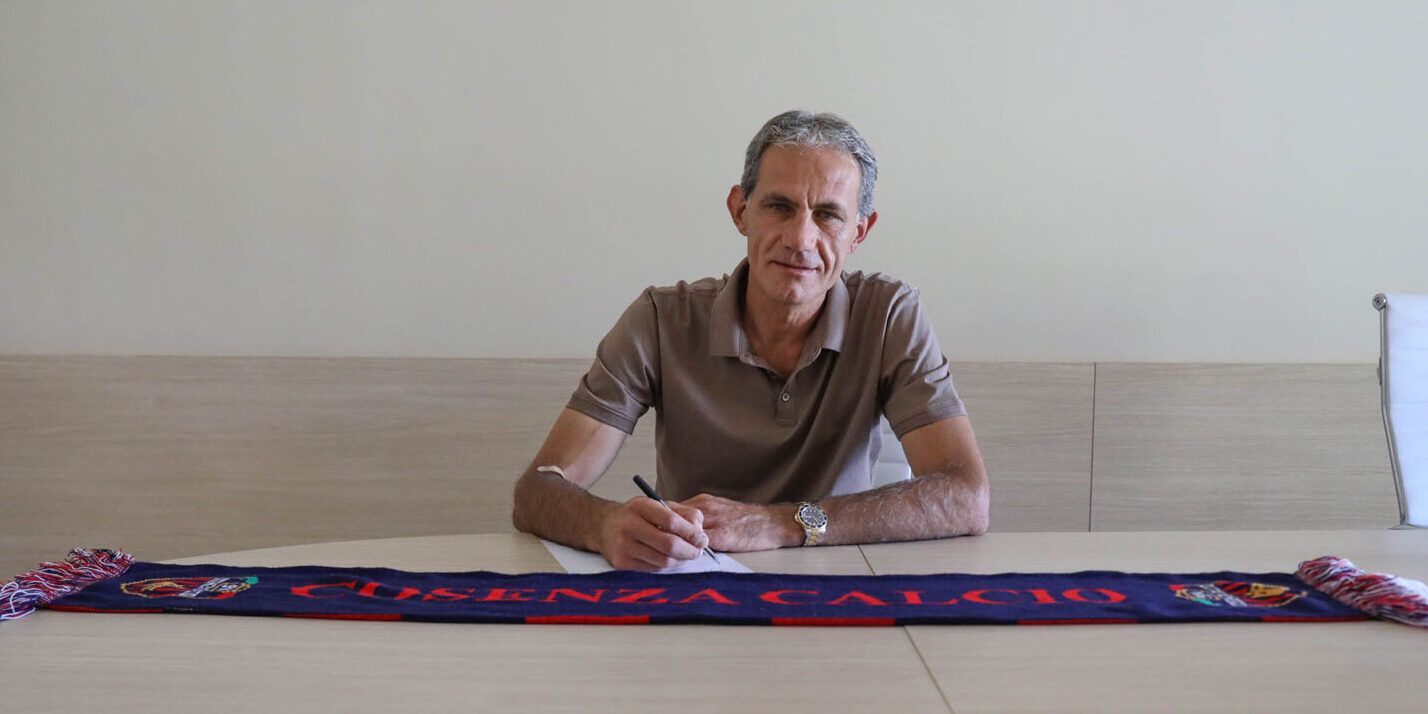 Serie B, il Cosenza chiude il cerchio sull’allenatore: arriva Zaffaroni