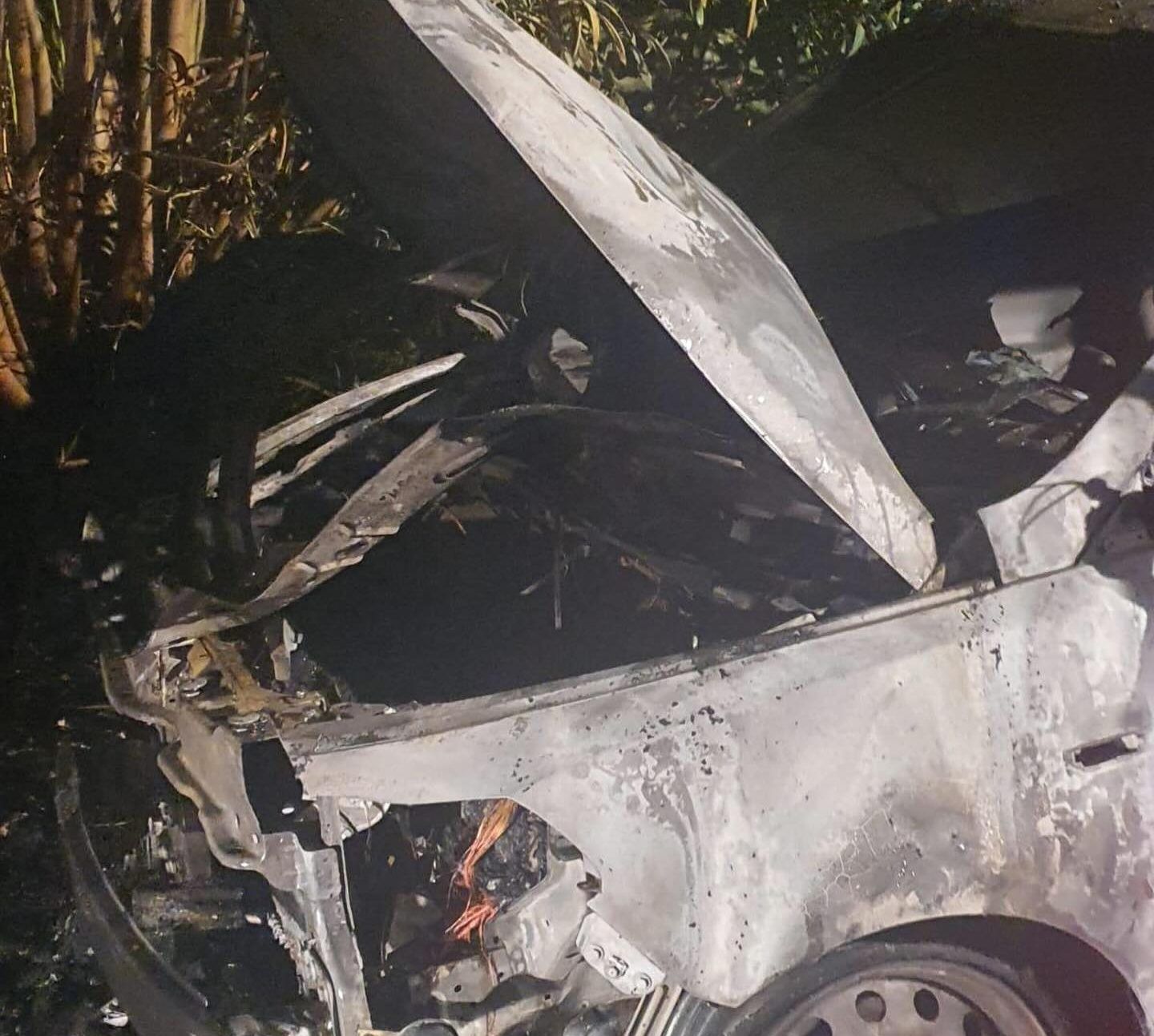 Crotone, incendiata l’auto della presidente di un centro antiviolenza
