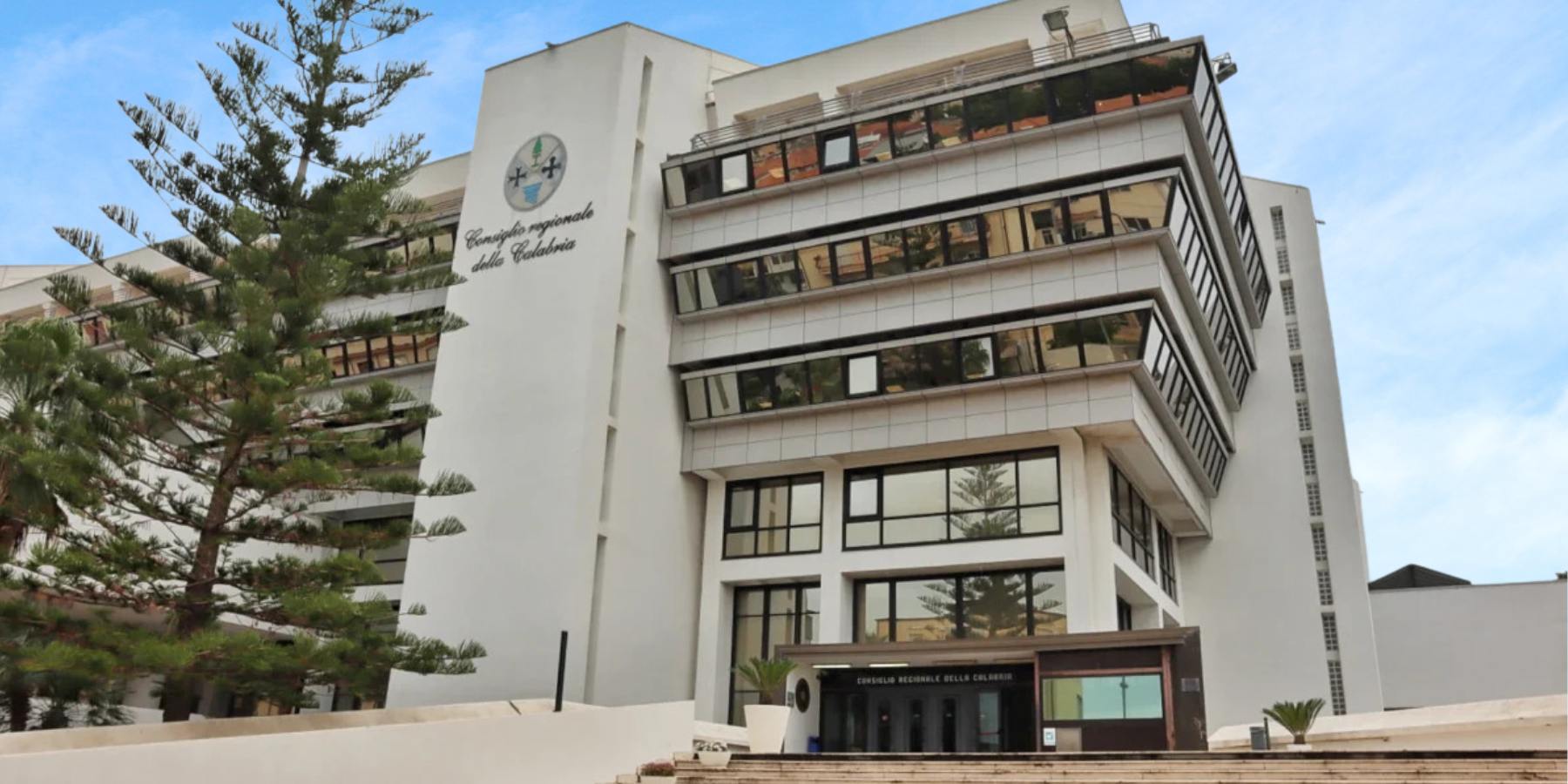 Reset e Rimborsopoli, sulla criminalizzazione della politica e del trarre vantaggio delle sventure altrui