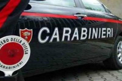 Nascondeva una pistola in casa, arrestato un 33enne