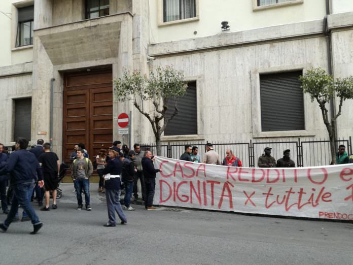 Il M5S: «Un tavolo permanente sul disagio abitativo a Cosenza»