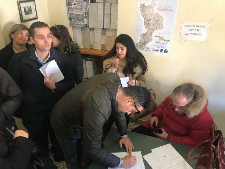 Serra San Bruno tornerà al voto. Dimissioni di massa per l'amministrazione Tassone