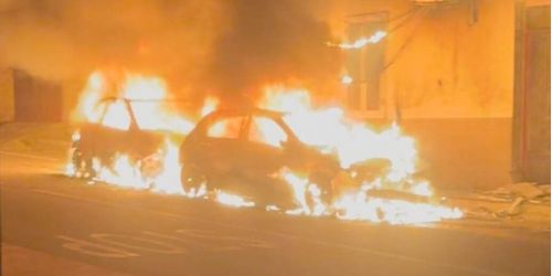 incendio due auto cutro