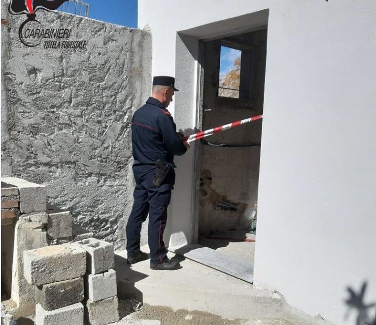 Lavori abusivi a Corigliano, sequestrato un immobile