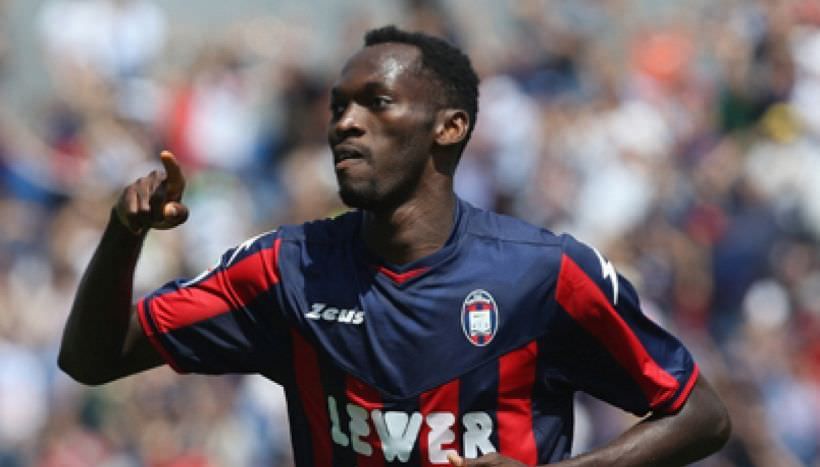 Il Crotone torna alla vittoria, contro la Cremonese basta Simy