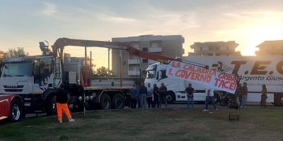Proteste in Calabria, i presidi «restano operativi» in attesa dell’incontro del 20. A Falerna bloccato ancora lo svincolo
