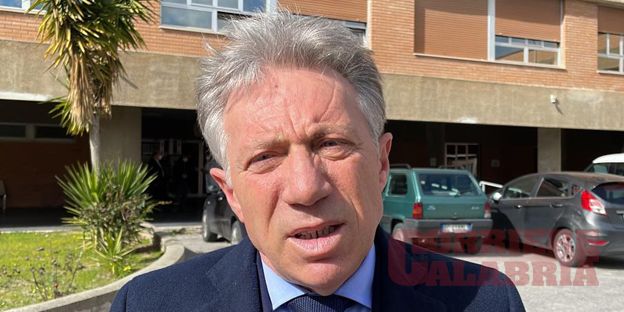 Mensa ospedaliera di Rossano, La Regina: «Sospese le attività, si va verso il nuovo bando»