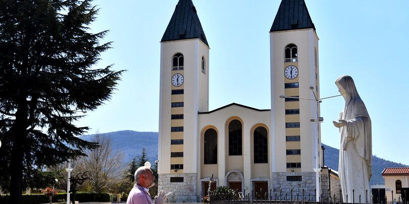Fuori strada bus diretto a Medjugorje, morti 12 pellegrini