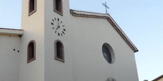 Il parroco e l’obbligo dell’offerta: «Vi ricordo che la “busta” è dovuta»