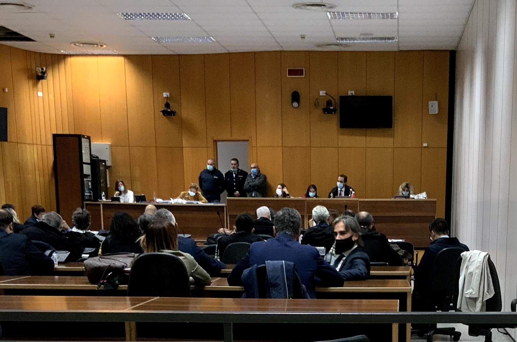 Processo Miramare, Falcomatà contestato all’ingresso e "salvo" fino al primo luglio