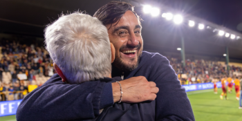 La favola del Catanzaro contro il calcio dei miliardi: a un passo dalla serie A dopo 43 anni