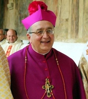 Violenza di gruppo a Melito, il vescovo: serve educare all’affettività