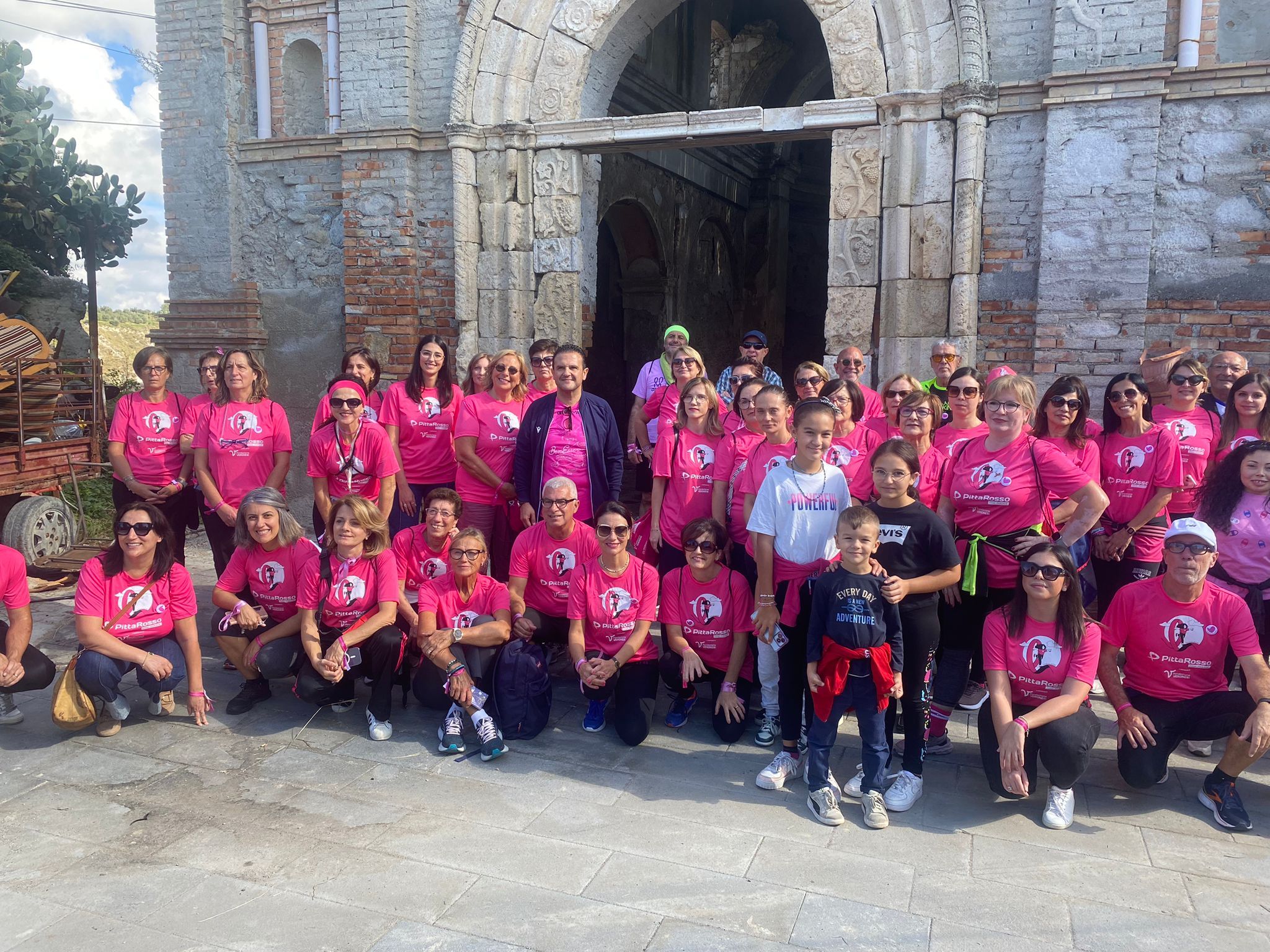 A Bovalino una camminata per sensibilizzare sulla prevenzione del tumore al seno e sulla violenza di genere